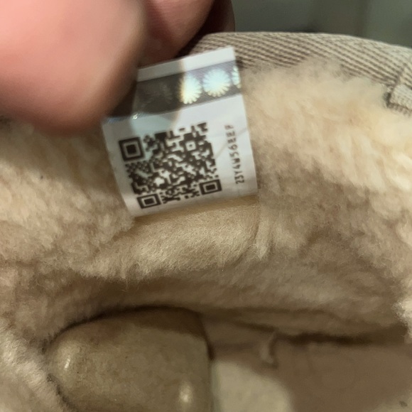 MINI UGGS - Picture 8 of 11